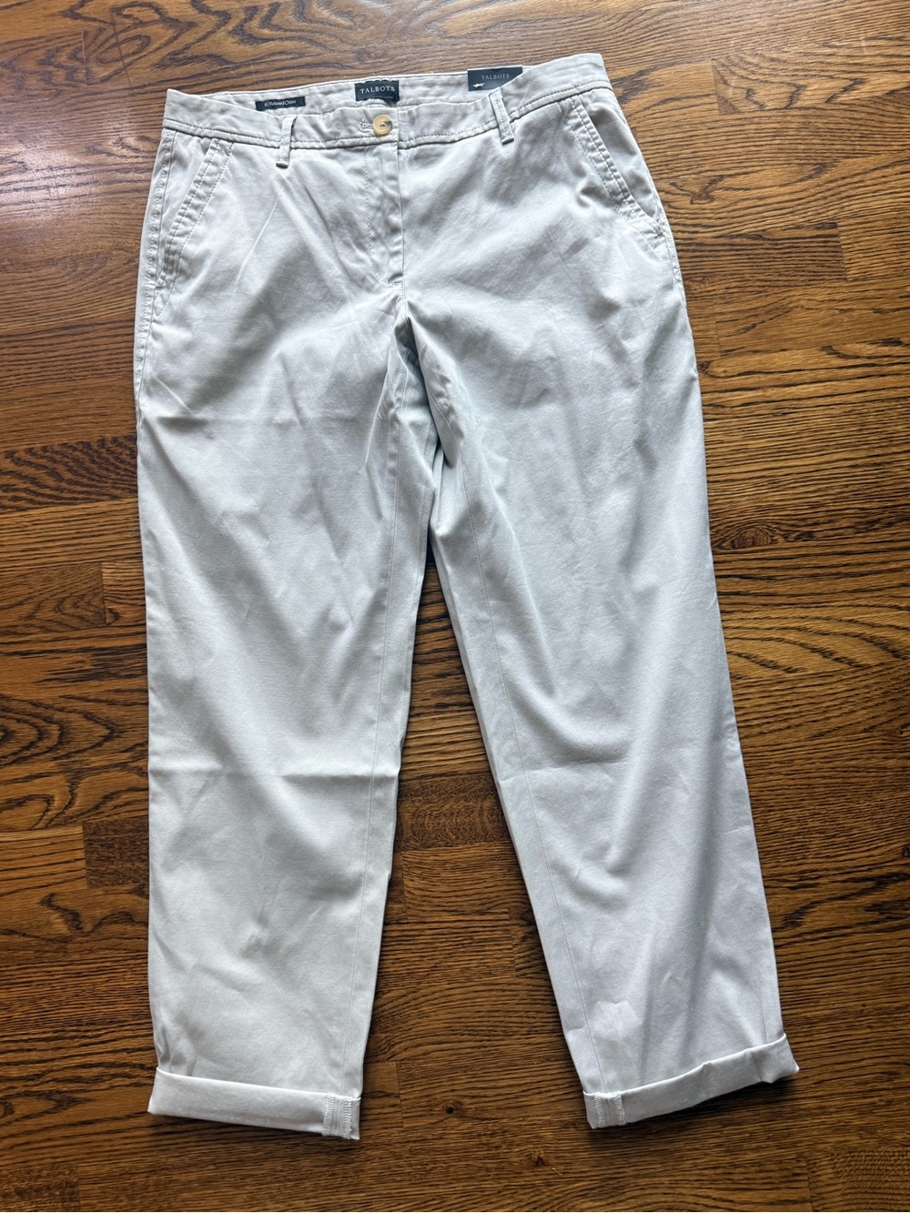 Talbots NWT Relaxed Fit Chino . Ankle Length. Below Waist.Size 6 Khaki